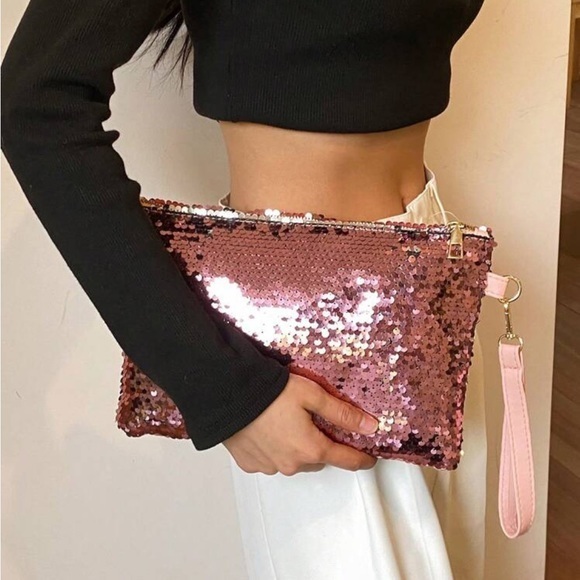 Handbags - Luxury Pink Glitter Bling Sequin Wristlet - New With Tags